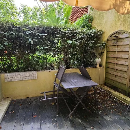Apartment With Terrace Near The